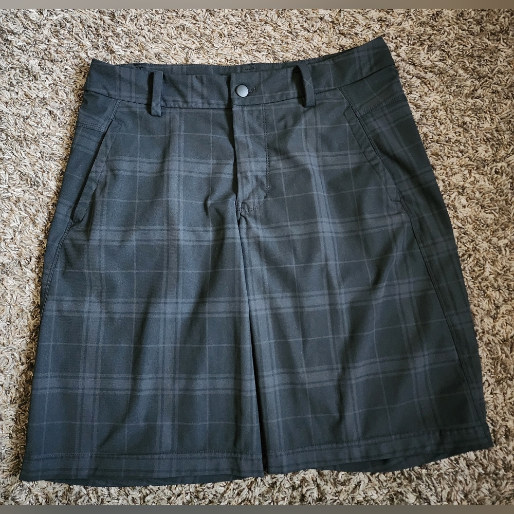 Lululemon Black/Grey Plaid ABC Chino Shorts Men's 32
